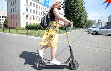 В Беларуси популярный шеринг самокатов будет штрафовать пользователей за поездки вдвоем