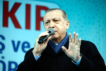Эрдоган потребовал запретить все строфы стихотворения о себе