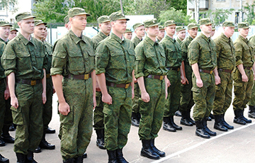 В Беларуси перенесли сроки осеннего призыва в армию