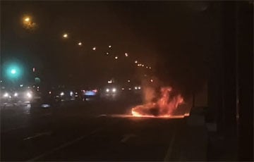 Серьезная авария на Немиге: пешеход попал под колеса мотоцикла, байк сгорел