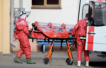 Медсестра из Минска: За сутки только в 6-й больнице от коронавируса умирает минимум три человека