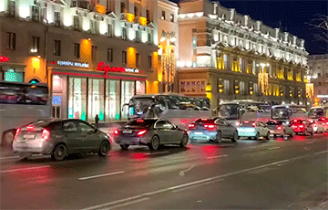 Как в Минске автомобилисты «приветствовали» участников «тараканьей сходки»