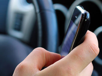 Нарушителей правил парковки разрешат ругать через SMS