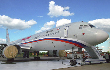 Самолет с российскими чиновниками не смог вылететь из Минска из-за неисправности