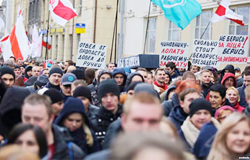 Три четверти белорусов поддерживают план Статкевича на День Воли
