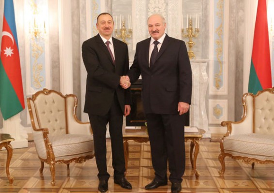 Лукашенко и Алиев пообщались по телефону
