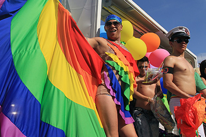 Колумбийским геям разрешили неограниченно усыновлять детей