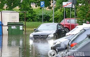 Сорванные крыши и затопленные улицы: по Польше прокатился мощный ураган