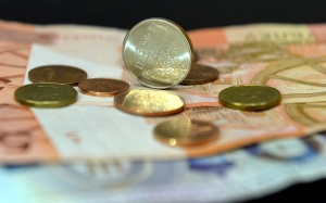Более половины белорусов имеет менее 500 рублей в месяц