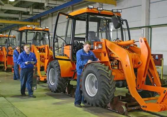 За шесть лет белорусская промышленность «потеряла» почти 200 тысяч работников