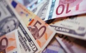 Торги в первый день зимы: евро и доллар сдали позиции, российский рубль заметно вырос