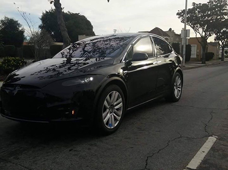 Первый кроссовер Tesla «засветился» на дороге (Фото)