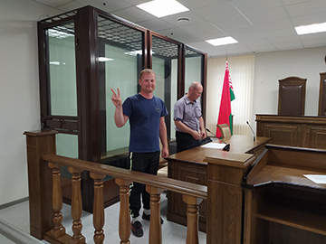 Активист «Европейской Беларуси» Андрей Шарендо арестован на 15 суток