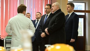 Лукашенко готов отправить белорусских врачей в Польшу бороться с коронавирусом