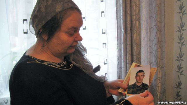 Мать Михаила Жизневского подвергают оскорблениям и угрозам