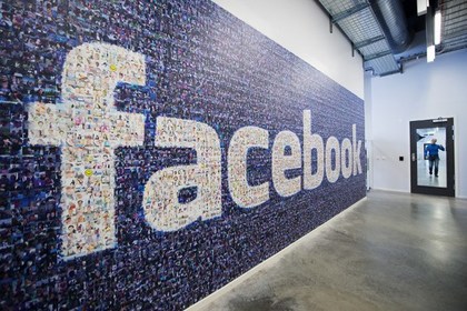 Facebook около 20 минут была недоступна во многих странах мира