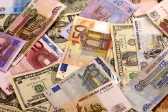 Торги БФБ: Евро и российский рубль подешевели, доллар подорожал