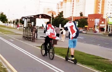 Видеофакт: Велопробег под бело-красно-белыми флагами