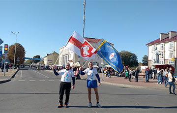 Профсоюз РЭП пробежал международный марафон под бело-красно-белым флагом