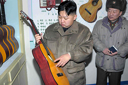 Жителям КНДР рассказали о спетой Ким Чен Ыном «Песне о товарищеской любви»