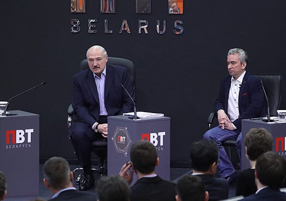 Лукашенко поручил определиться, нужно ли в Беларуси создавать министерство цифровой экономики