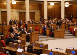 «Парламент» одобрил антинаркотический декрет