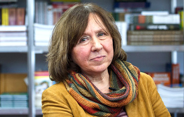 Светлана Алексиевич названа общественным лидером 2015 года