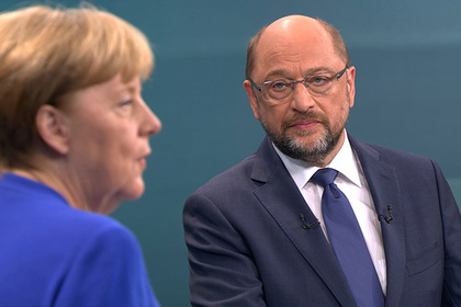 Меркель обвинили в попытке милитаризировать Германию