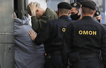 В Минске задержали двух известных врачей