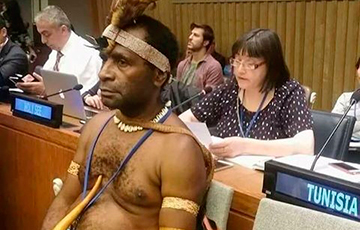 Фотофакт: Делегат Папуа-Новой Гвинеи проверил саммит ООН на толерантность