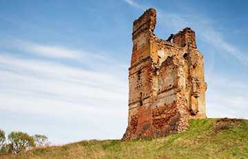 В Беларуси восстановили замок Белый Ковель