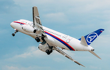 СМИ сообщили об экстренной посадке Sukhoi Superjet 100 в Москве