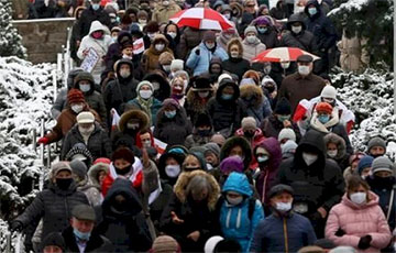 Протесты набирают силу: белорусы вышли на новый уровень самоорганизации