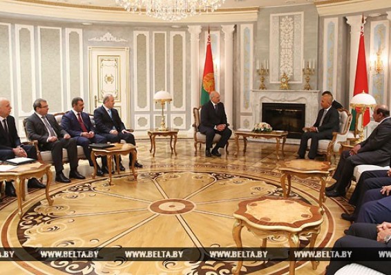 Лукашенко приветствует готовность Катара работать в Беларуси