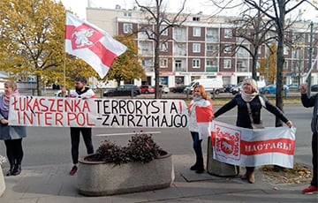 В Варшаве белорусы призвали Интерпол задержать Лукашенко