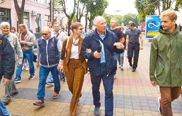 Сотни брестчан вместе с Николаем Статкевичем вышли на протест