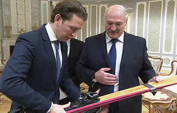Экс-канцлер Австрии, который дарил лыжи Лукашенко, предстанет перед судом