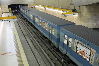 В столице Чили эвакуировали более тысячи пассажиров метро
