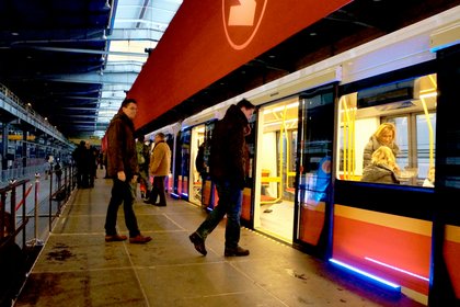 В варшавском метро загорелся новый поезд