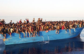 У побережья Италии спасли рекордное количество мигрантов – 539 человек в одной лодке