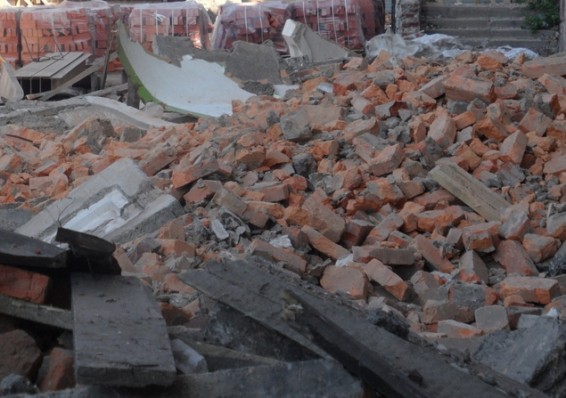 В Петербурге белорусского строителя завалило кирпичной стеной