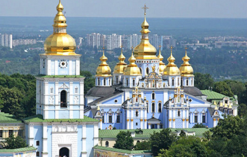 Белорусам запретили молиться в храмах Православной церкви Украины