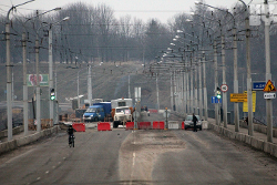 В Могилеве из-за трещин закрыли мост через Днепр