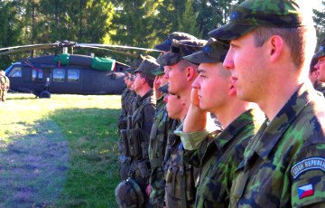 Чешская армия поможет Венгрии защищать границу от беженцев