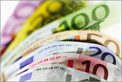 Курс евро достиг 67 российских рублей