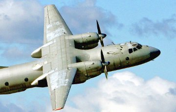 В Казахстане разбился военный самолет