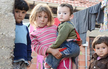 Каждый пятый ребенок в РФ оказался за чертой бедности