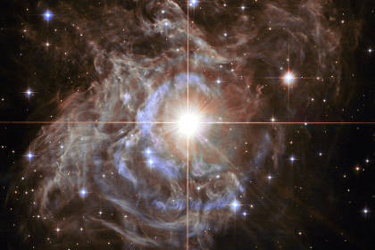 «Хаббл» рассмотрел световое эхо переменной звезды