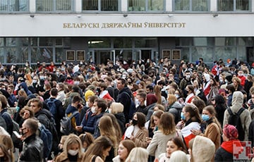 Студенты БГУ требуют от университета публично выступить в защиту студентов