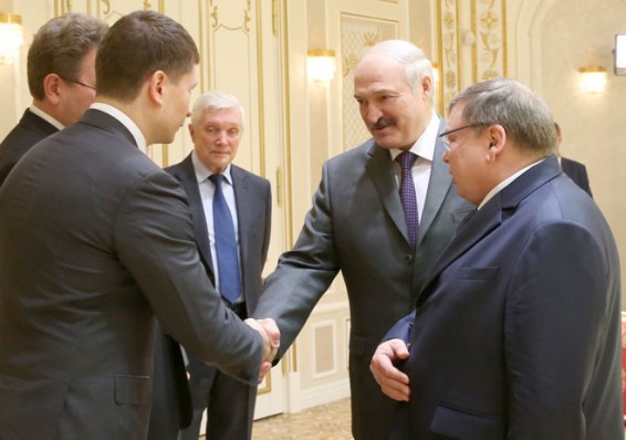 Лукашенко хочет наладить сотрудничество Беларуси с ивановскими текстильщиками